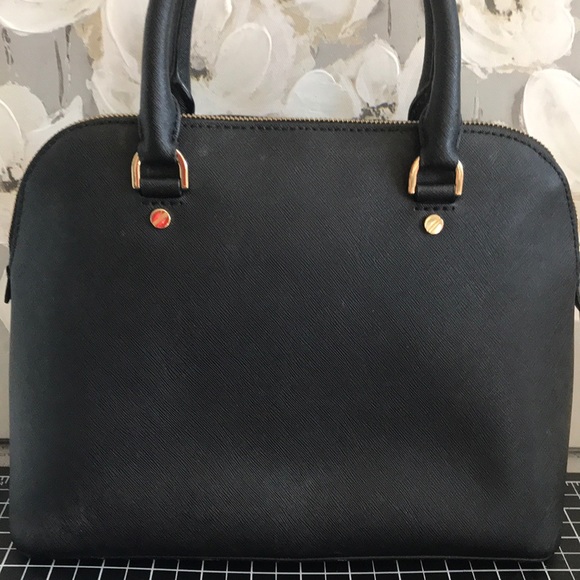 Michael Kors handbag( black) - Picture 2 of 2